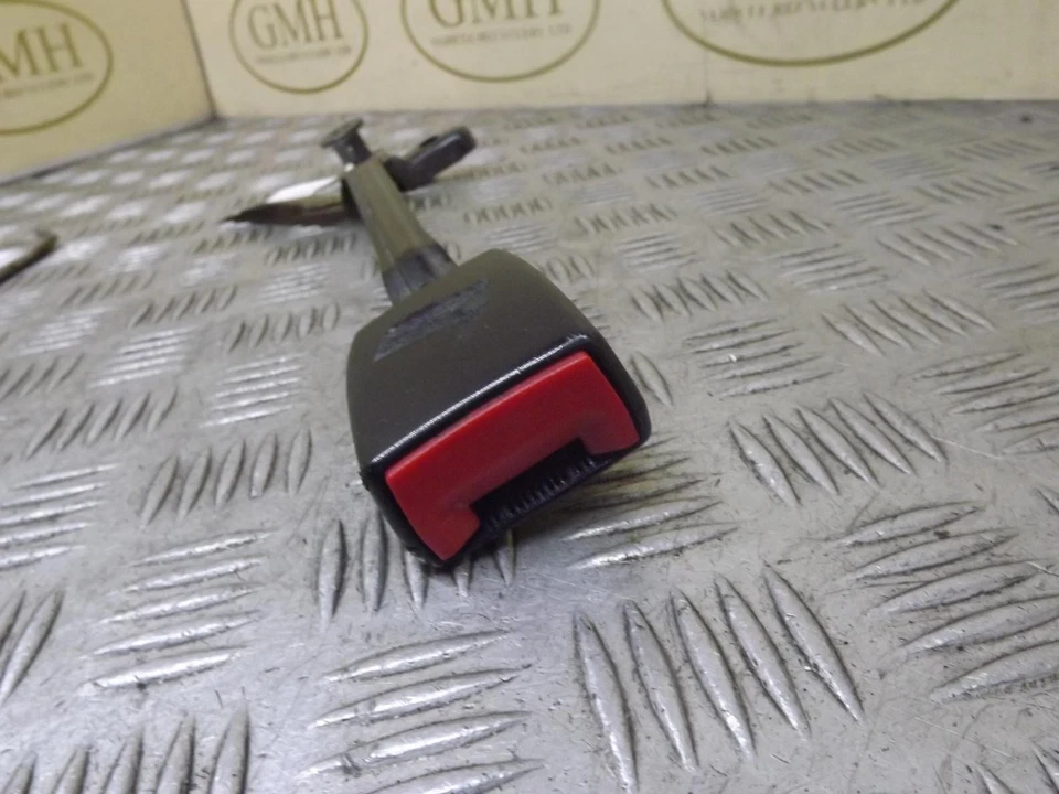 Cinturón de seguridad delantero fuera de juego para Audi A6 MK2 1997-2002S Foto 2 de 4