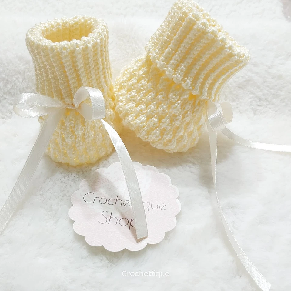 Botines de bebé de ganchillo hechos a mano Foto 2 de 4