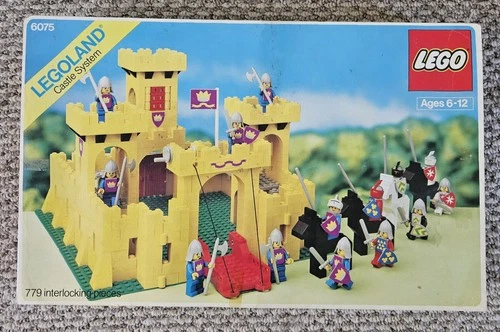 Vintage Classic LEGO Set Knights Yellow Castle 375/6075 98+% Complete W Minifigs