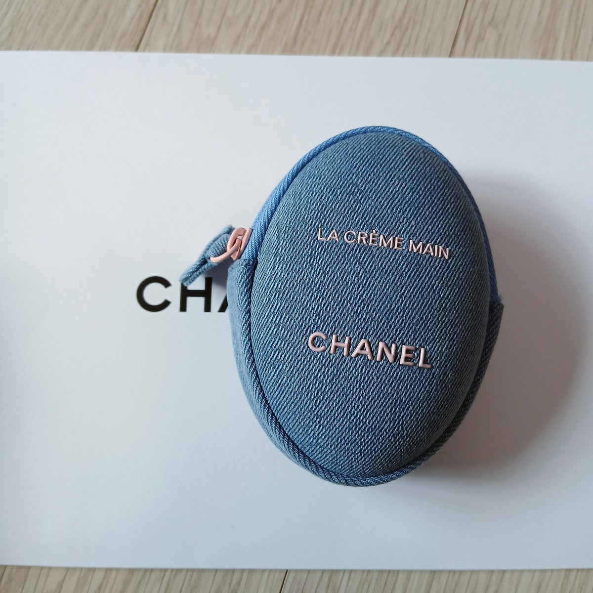 CHANEL LA CRÈME MAIN Hand & Nail Cream Denim Pouch - 2026 DENIM