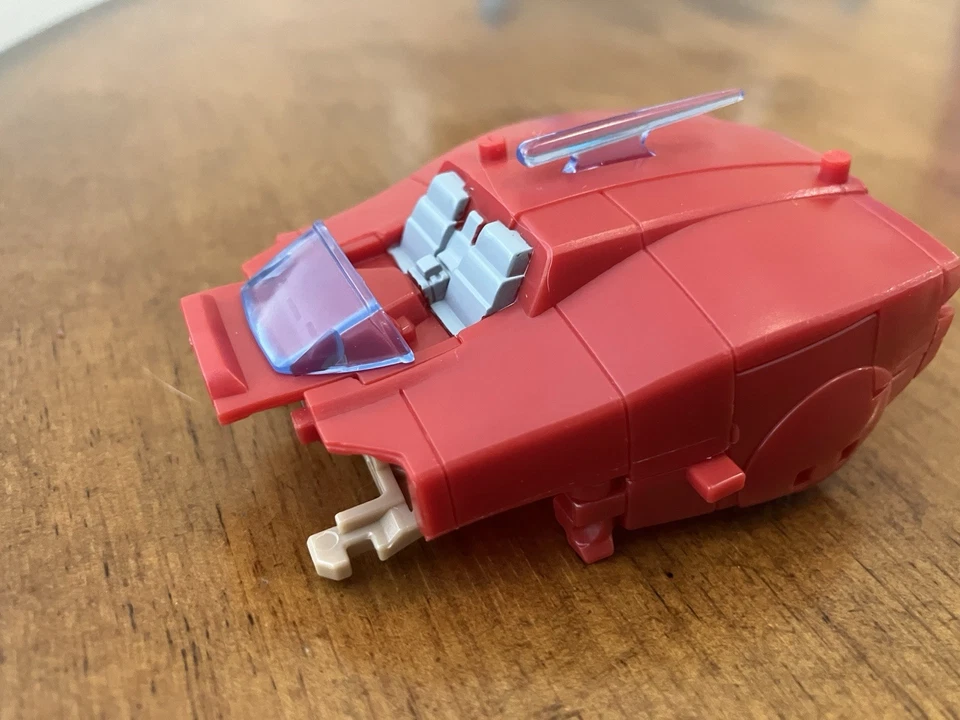 Transformers WFC Netflix Series Elita-1 Deluxe Class Female Autobot - Image 3 of 4