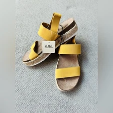 a.n.a. Coy Women’s Size 9.5 Spiced Yellow Banded Espadrille Platform Sandals NWT
