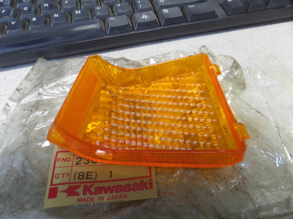 NOS Kawasaki Rear RH Right Signal Lamp Lens 1988 1989 1990 ZX1000