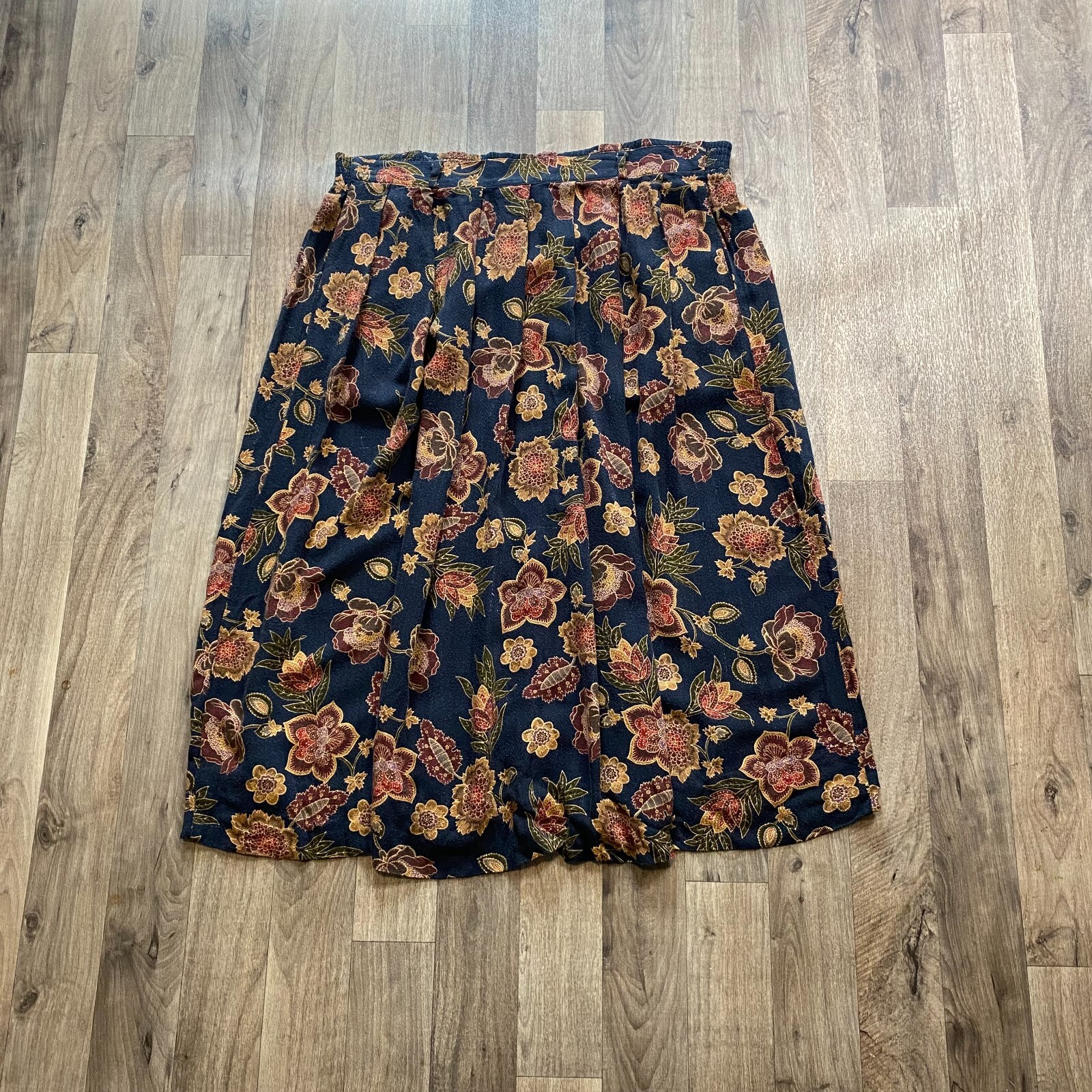 Sag Harbor Floral Pleated Midi Skirt Size Medium *flawed*