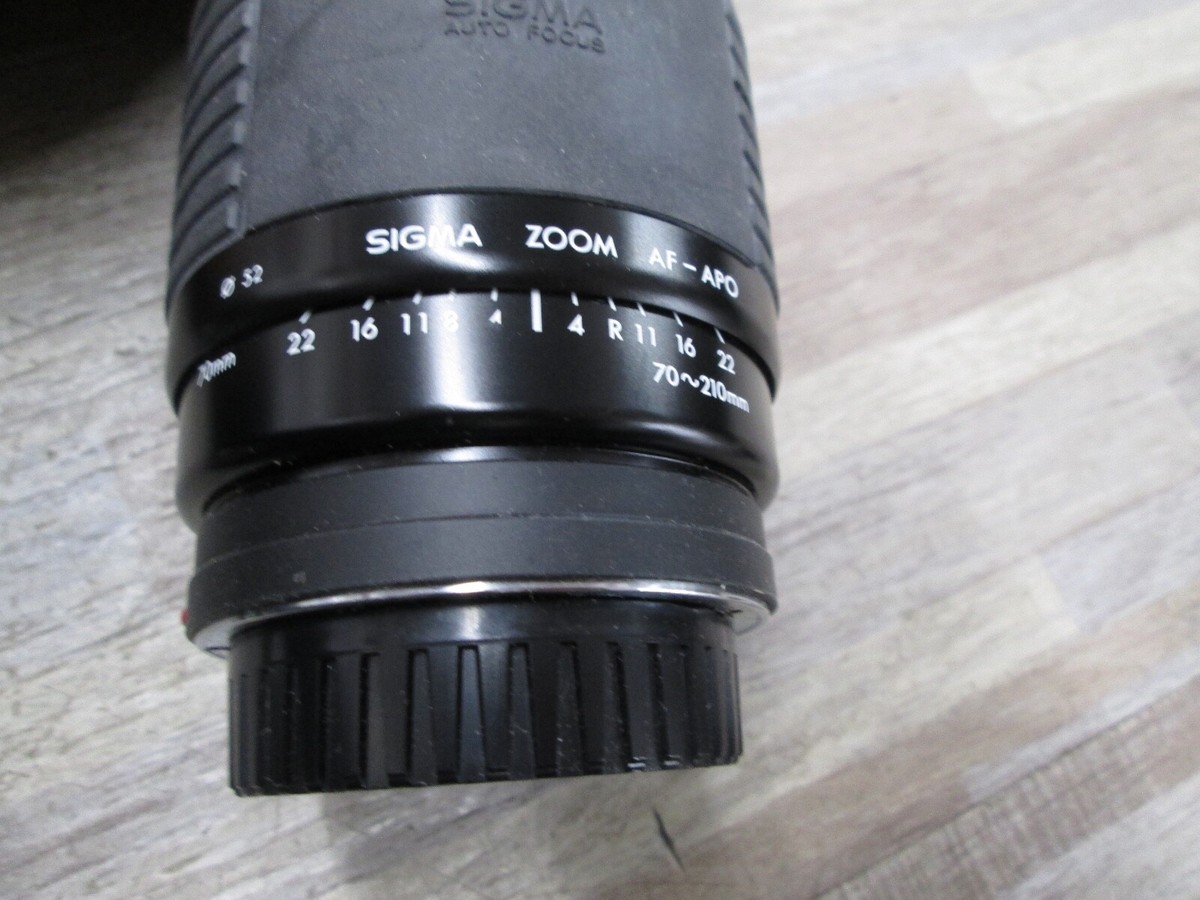 Sigma ZOOM AF-APO 70-210mm 1:3.5--4.5 Auto Focus JAPAN FOR