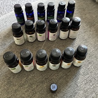 Lot/set Of 18 Essential Oils Plus One Sample Size Never Used