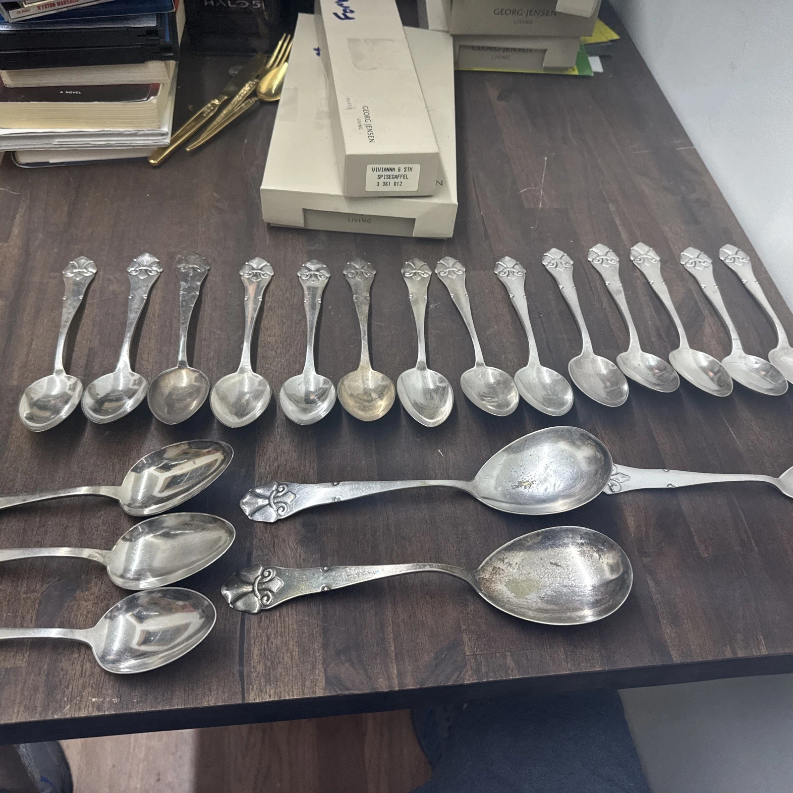 Silverplate 14 Spoons 2 Large Serving Spoons And 3 Larger 20 Total spoons