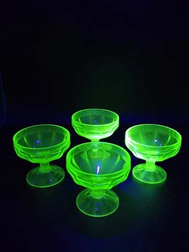 Set Of 4 Uranium Glass Green Footed Sherbert Bowls Vintage Depression Era