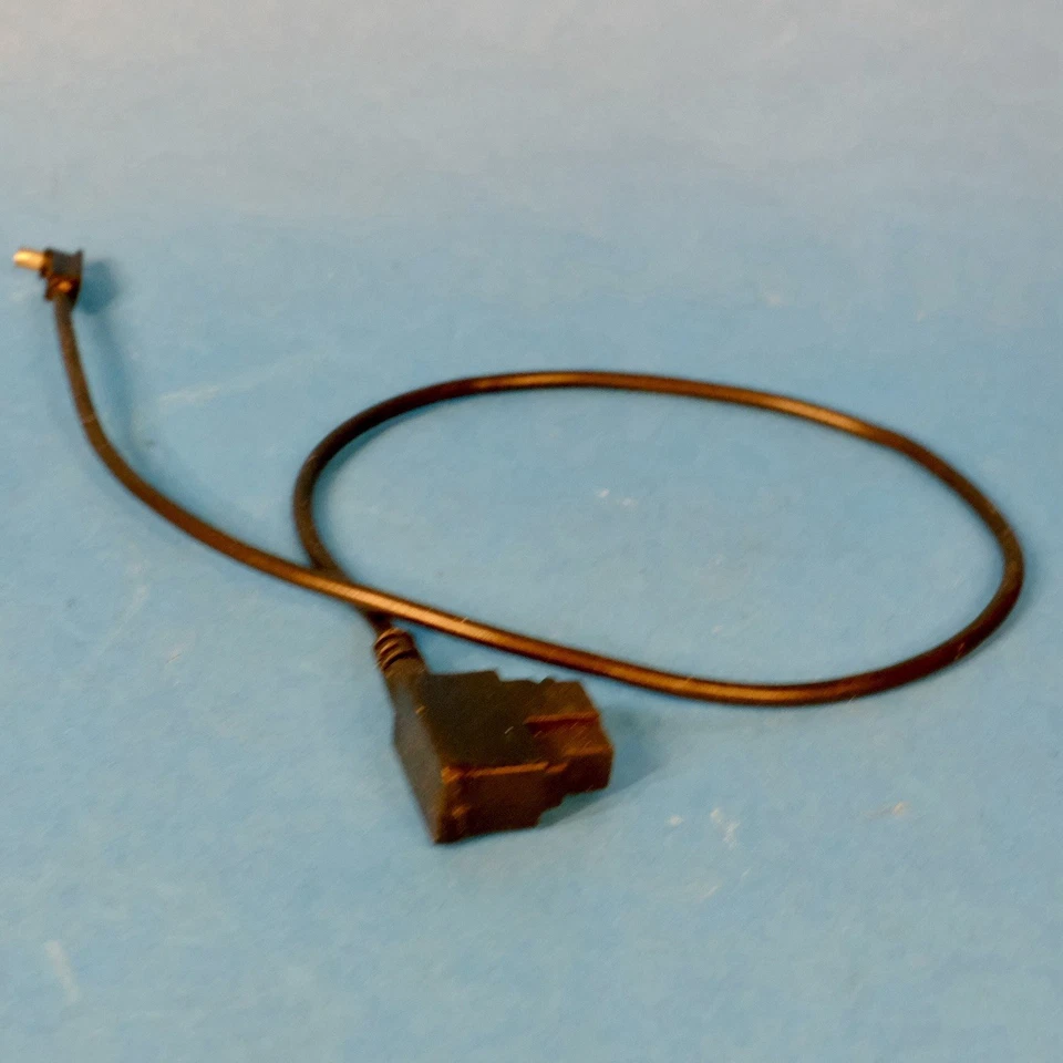 Dedicated Flash Sync Cable. Universal Flashgun to Flash Lead. PC socket - Image 2 of 4