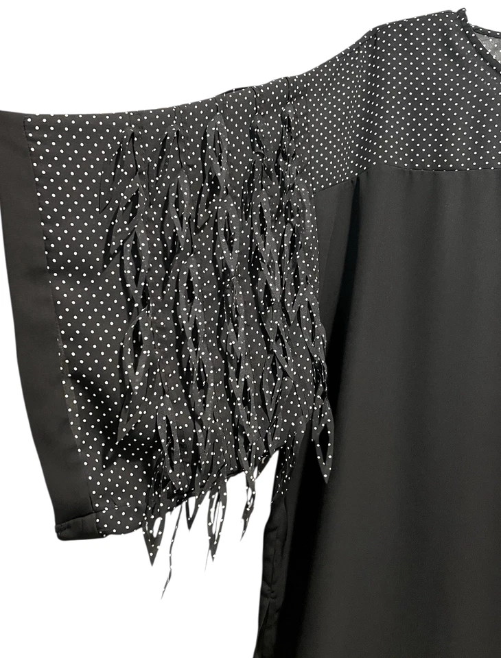 Colección JM Top Talla Mediana Negro Blanco Lunares Kimono Mangas Borlas Foto 4 de 4