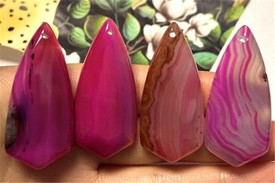 ZZ02182 48x22x7mm 4pcs Rose/white Stripe Agate Shield Pendant Bead