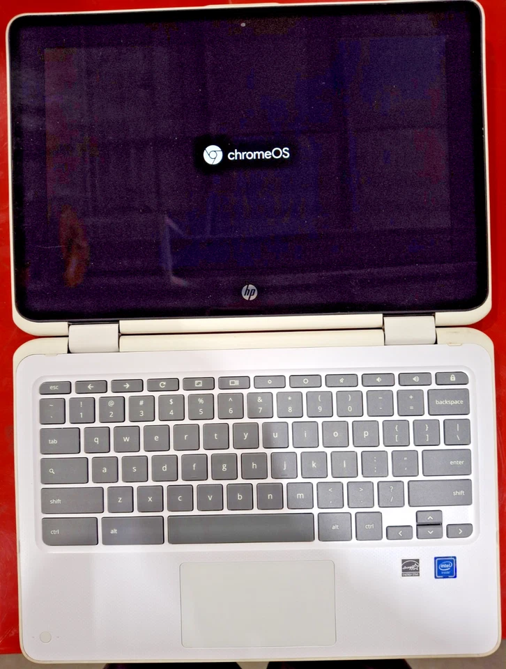 HP Chromebook x360 11 G1 11-ae051wm •CLEAN - GREAT CONDITION• - Image 3 of 4