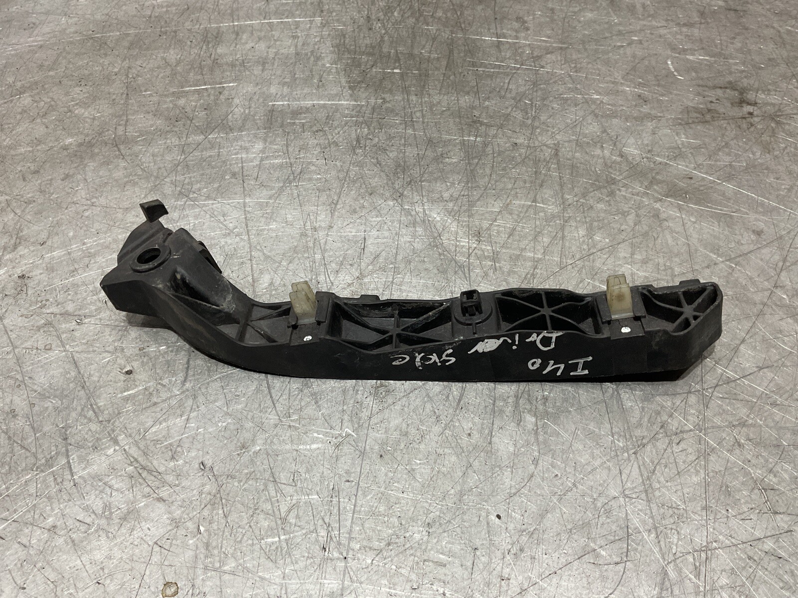 Hyundai I40 Bumper Mount Bracket Front Right Driver Side OFFSIDE 