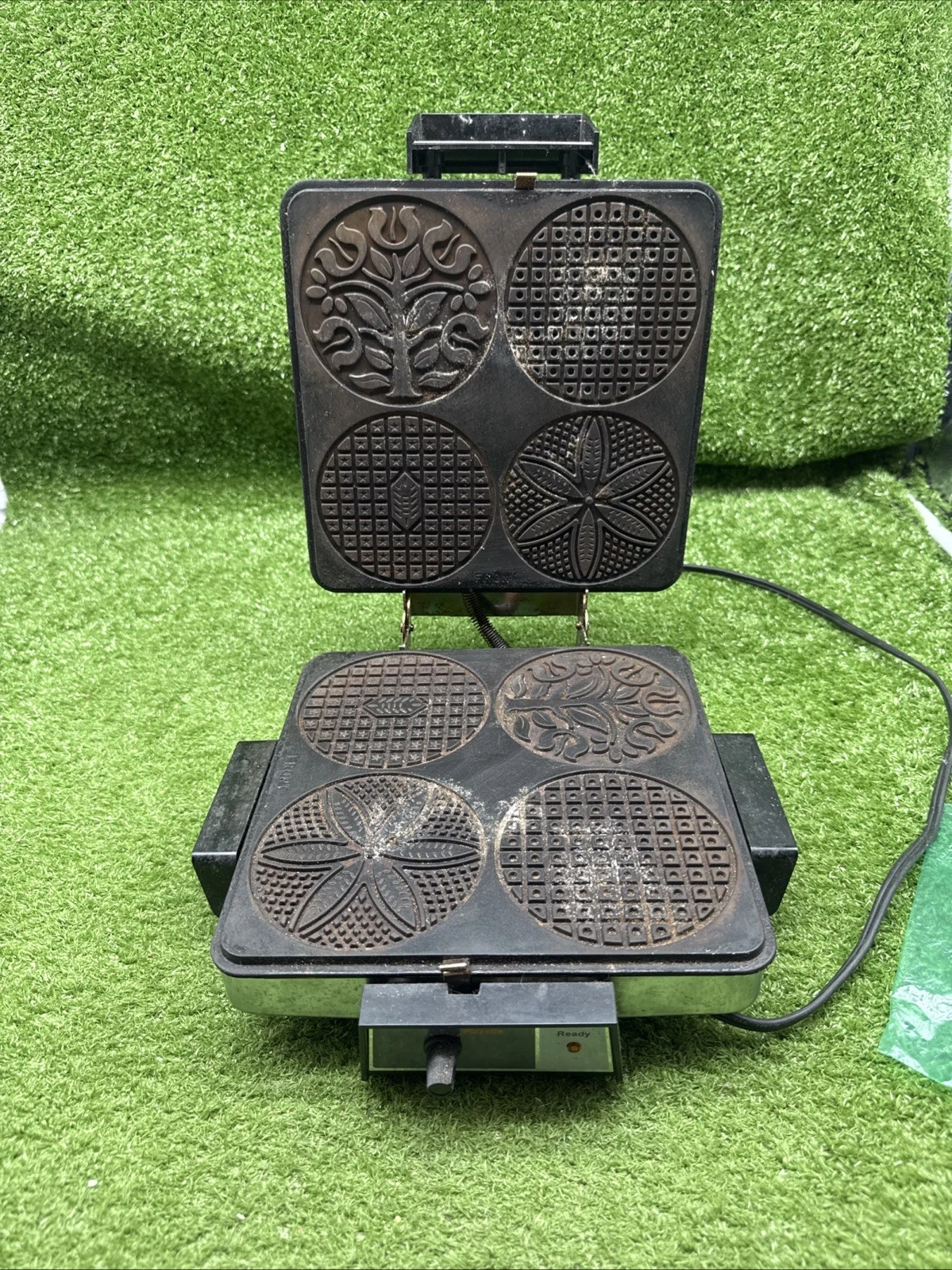Vintage Toastmaster Waffle Pizzelle Maker Model 290 Reversible Plates Chrome. S6