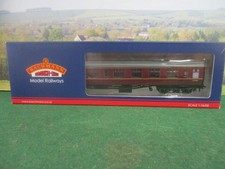 BACHMANN MK1 SK 2ND CORRIDOR BR MAROON  'E24945'. CAT NO.39-026E