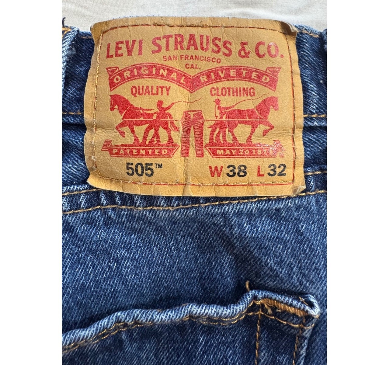Levi Strauss 505 Mens Jeans 38x32 Blue Straight Leg Denim Pants View 3