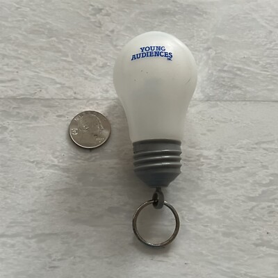 Young Audiences Inc Bright Idea Arts Education Light Bulb Keychain Keyring 44131