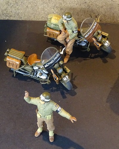 U.S. Soldiers With WLA Motorcycles MiniArt 35422