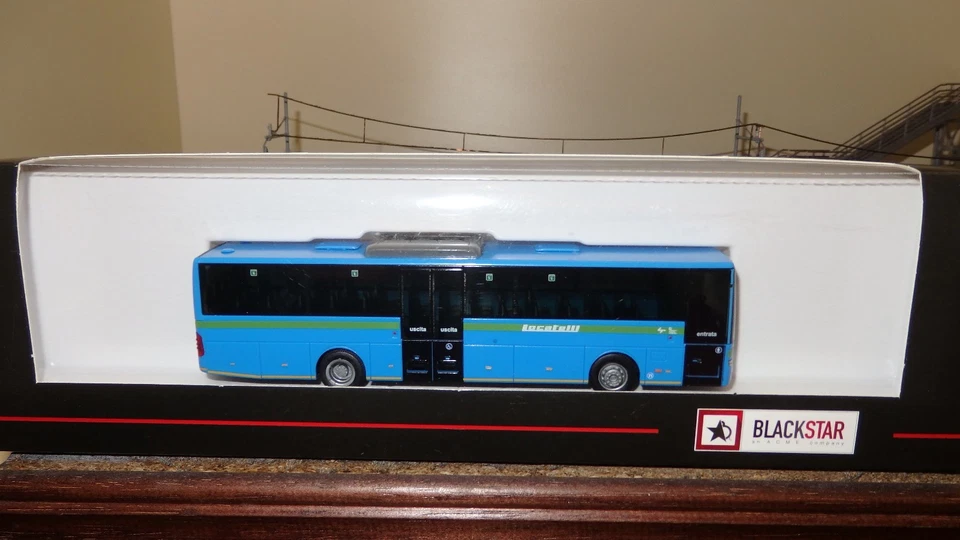 BLACKSTAR BS00023 Mercedes-Benz Intouro "Locatelli" con display BERGAMO" - Immagine 2 di 4