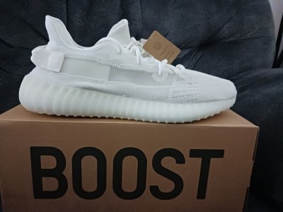-YEEZY BOOST 350 V2 'BONE' size 10.5 (L)