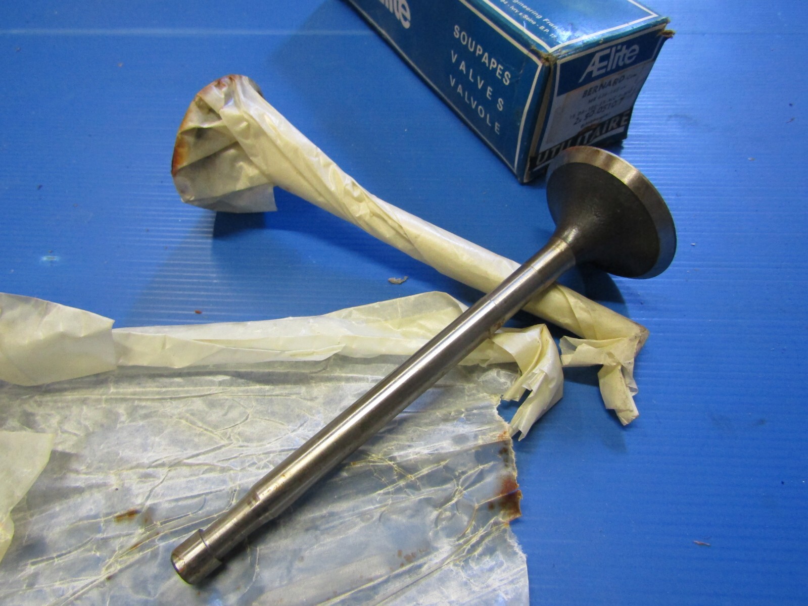 Soupapes d'échappement anti-perte de compression Bernard MB 636