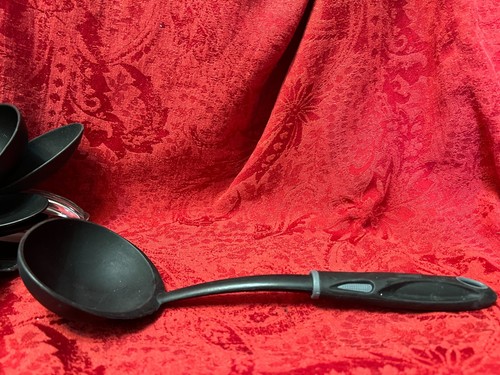 LOT of 11 ~ Misc Black Utensils Solid and Slotted Spoons, Flipper & Ladles - Picture 10 of 13