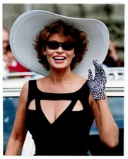 Raquel Welch Busty Chic Retro Glamour 1991 Vintage 8x10 Color Photo Stamped