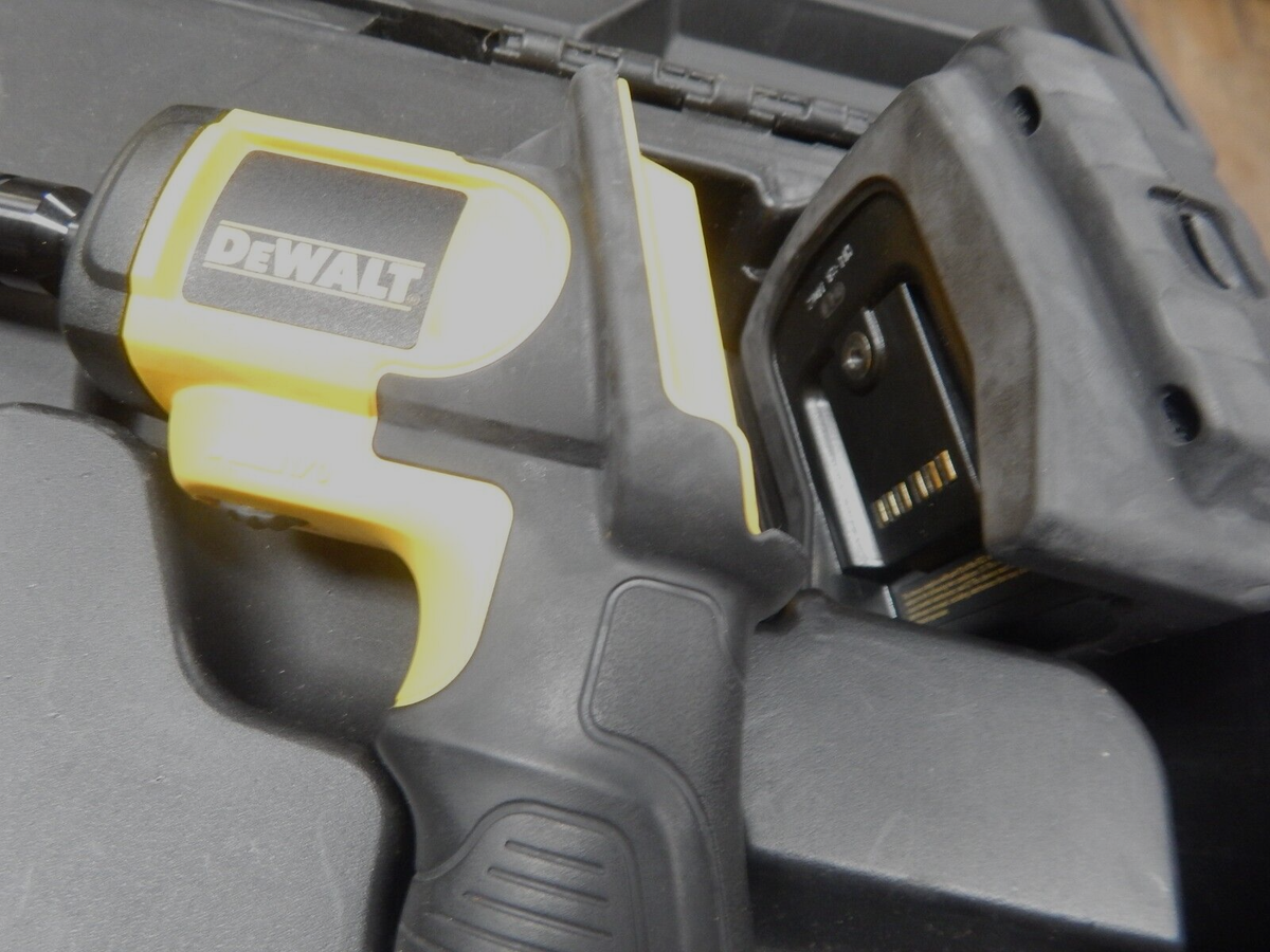 DEWALT DCT411 MAX 12V Cordless Inspection Camera w/ Battery