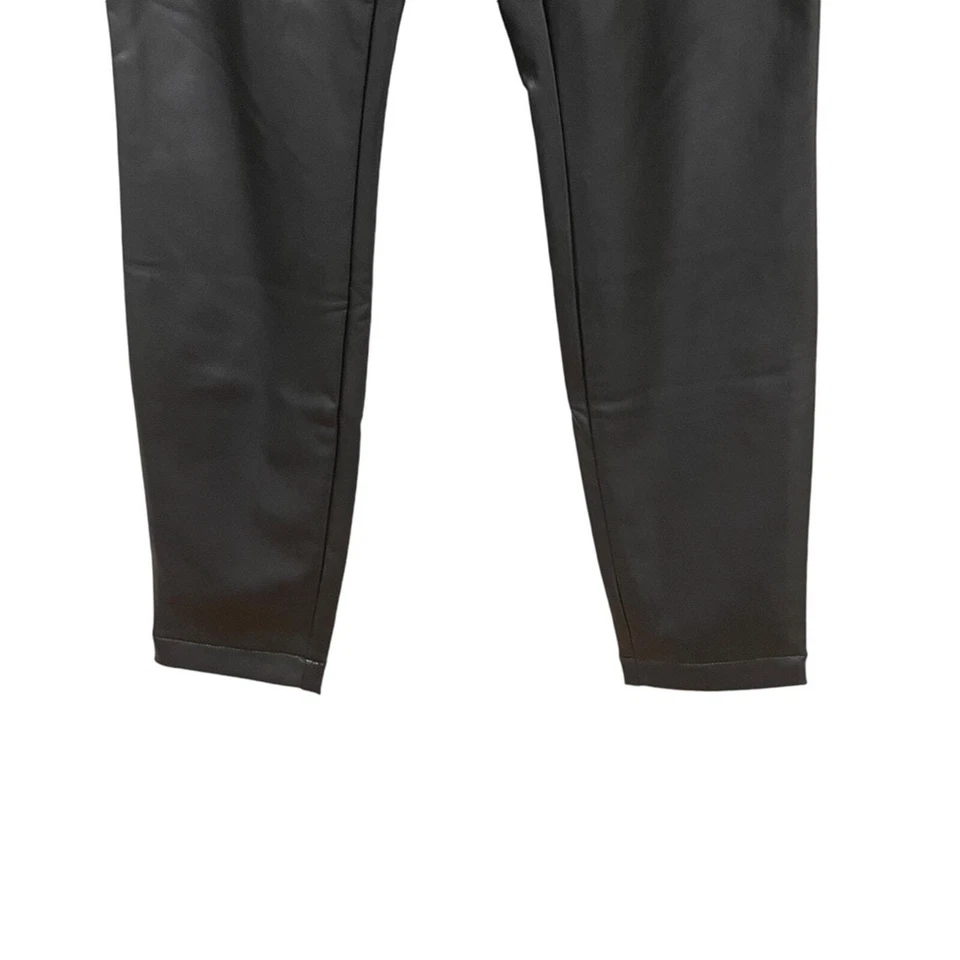 Pantalones Legging Banana Republic Factory Imitación Cuero Negro Talla Mediana Foto 2 de 4