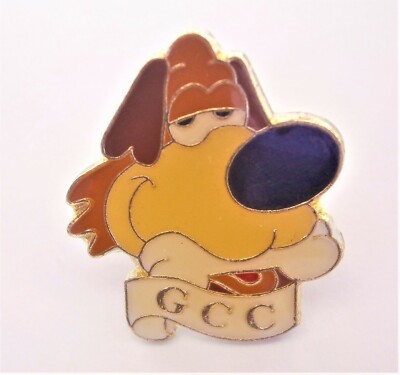 E814) Emaille GCC Hund mit Knochen Haustier Global Cancer Charity Etikett Abzeichen Pin