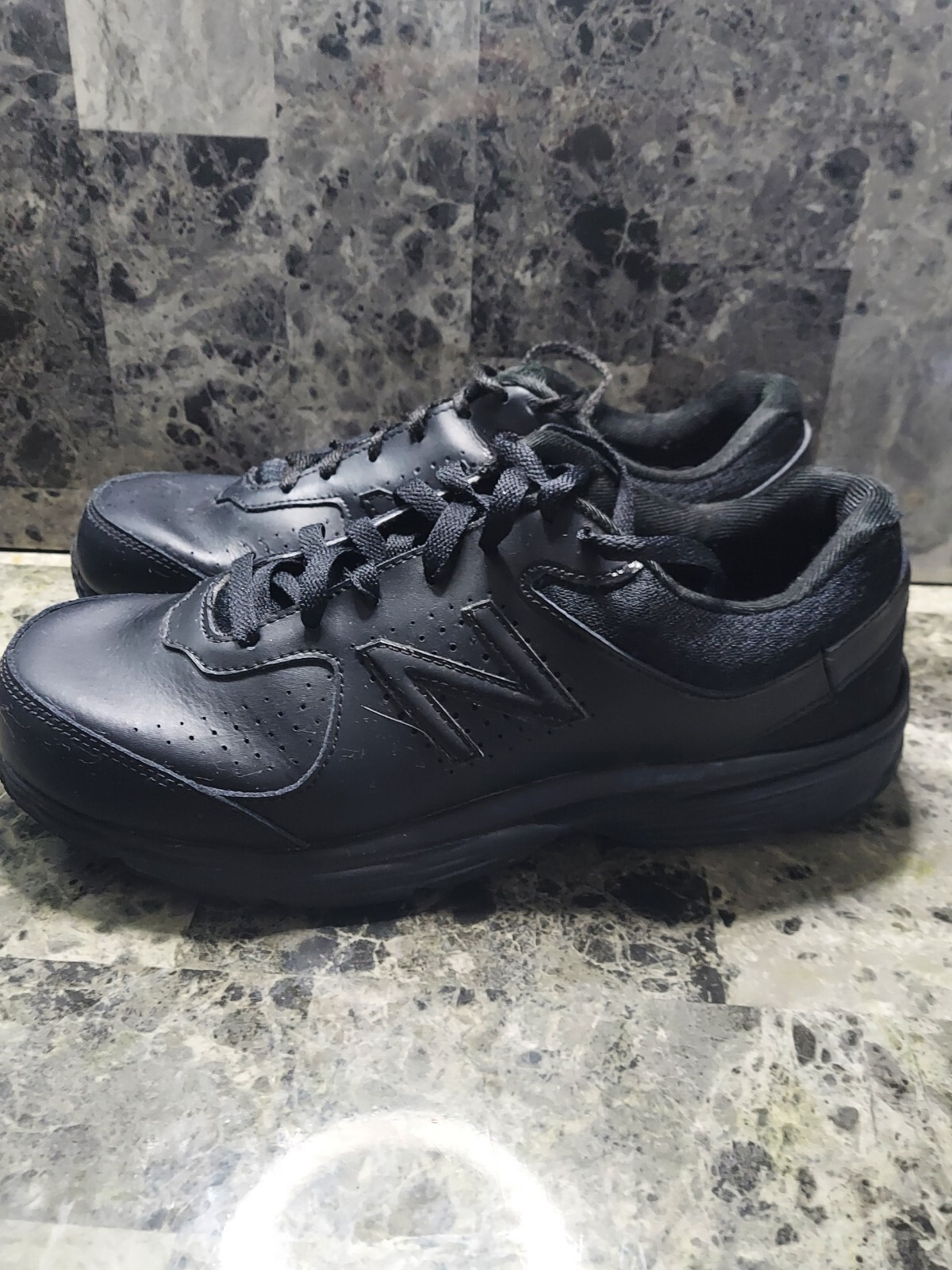 New Balance 411 MW411BK2 Men Sz. 9 2E 