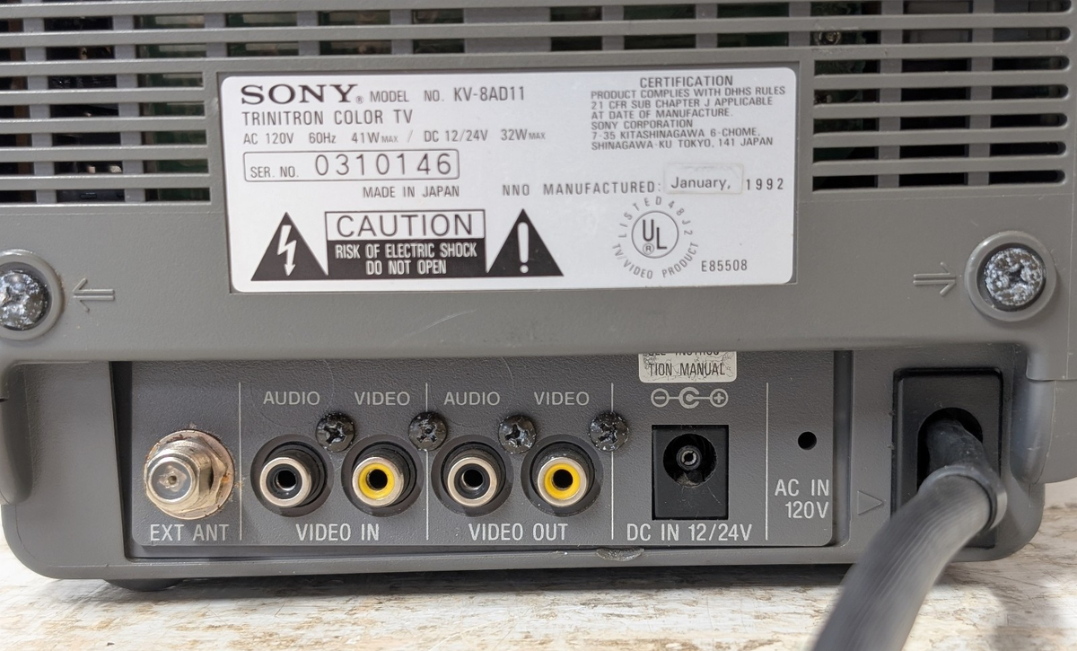 Vintage Sony Trinitron KV-8AD11 ~ 8” Portable Color TV w/ Remote