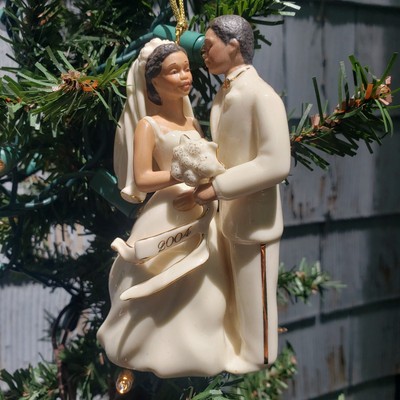 Lenox Bride & Groom Ornament 2004  Annual Christmas Cake Topper renewal vows