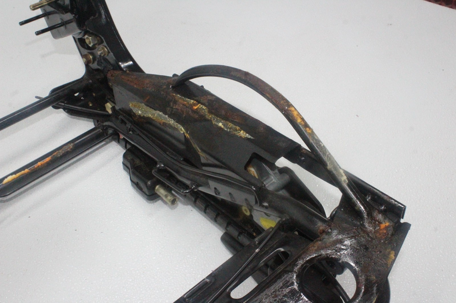 99-01 FERRARI 456 M PASSENGER LOWER BOTTOM SEAT MOUNT BASE SLIDER ADJUSTER
