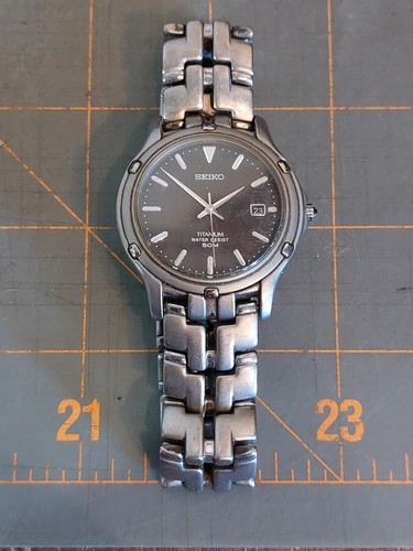 Seiko Titanium Water Resistance 50m 7N32-0069 R1 Watch Needs Battery