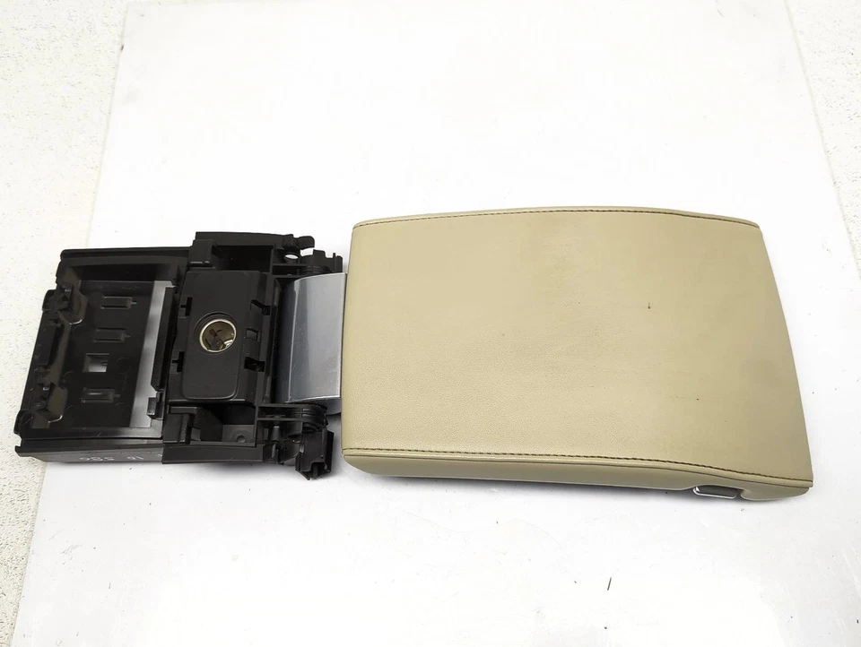 Volvo S80 2010 consola central reposabrazos tapa cubierta - beige - 39870954 Foto 2 de 4