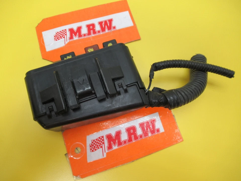 FUSE BOX RELAY WIRE PANEL 1.8L ENGINE MOTOR UNDER HOOD for 00-05 TOYOTA CELICA - Image 3 of 4