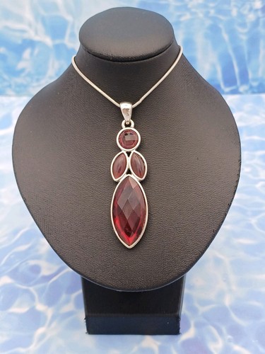 Beautiful Modern Silver Tone, Red & Purple Gem Detailed Pendant Chain Necklace - Picture 14 of 14