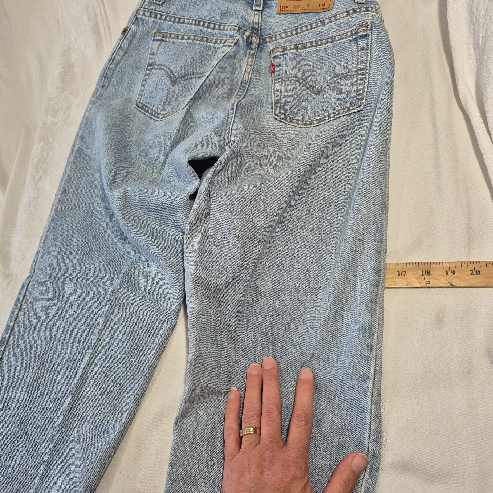 VTG LEVIS 550 JEANS RELAXED FIT TAPERED LEG SIXE 8 MEDIUM 28x30 MADE IN CANADA thumbnail 19