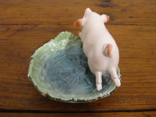 ANTIQUE GERMANY BISQUE PORCELAIN PIG IN A BASKET FIGURINE 1900s - Picture 6 of 7