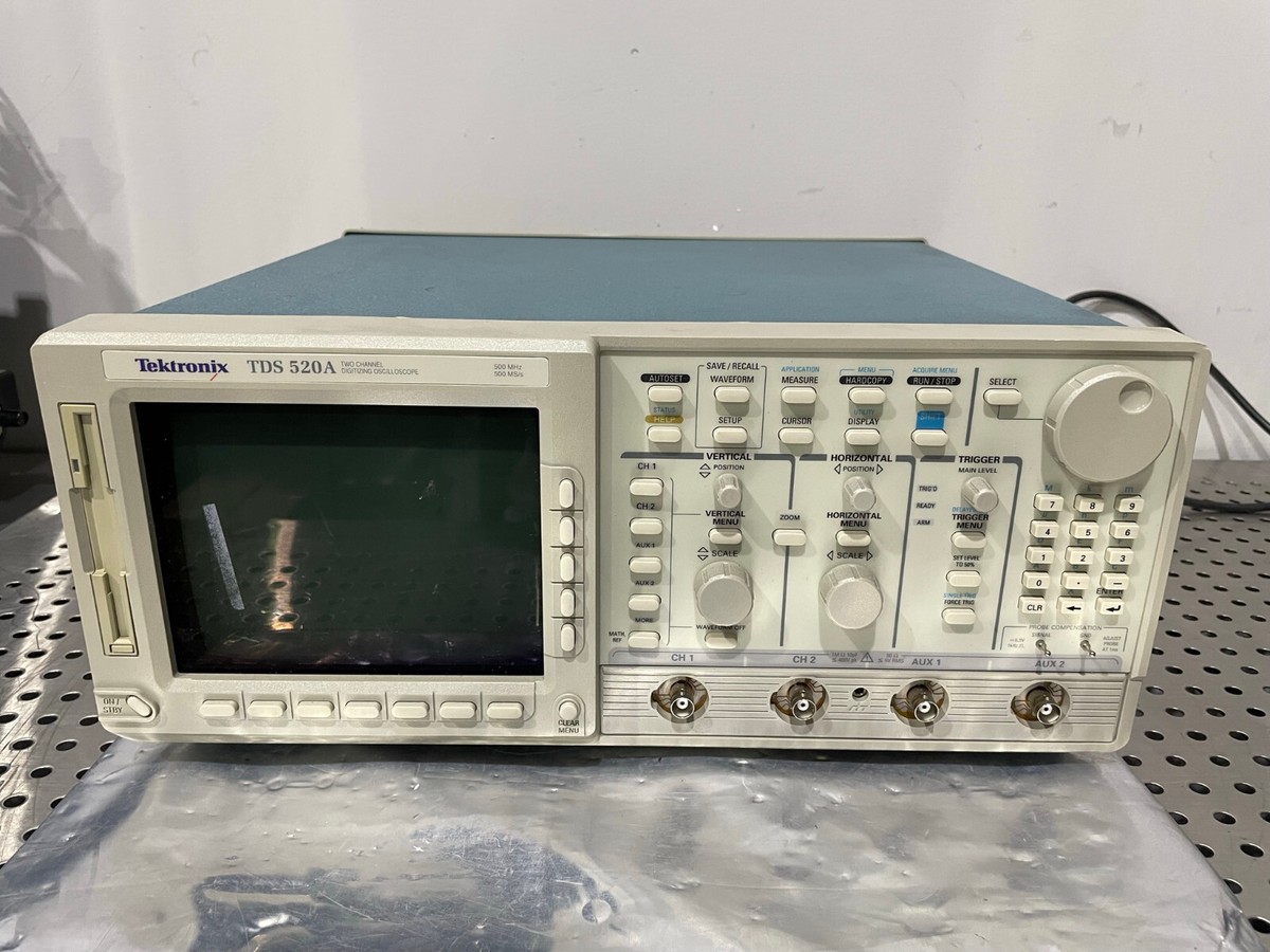 Tektronix TDS 520A Two Channel Digitizing Oscilloscope Opt 1F 1M