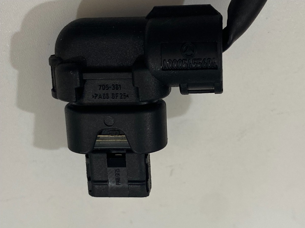 Mercedes Benz Engine Wiring Loom Plug Connector A0005455684 