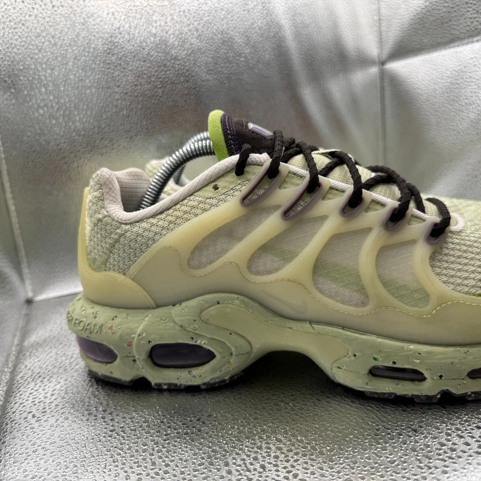 Size 9.5 Nike Air Max Terrascape Plus Phantom Vivid Green Mens Shoes DN4590-002 - Image 2 of 4