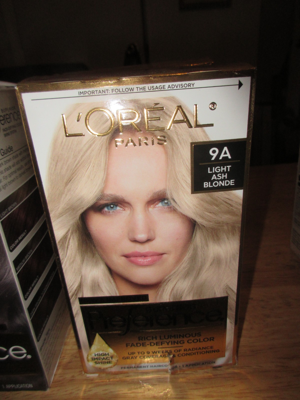L'Oreal Paris Superior Preference  9a Light Ash Blonde Hair Color