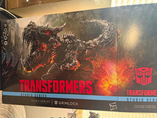 Hasbro Transformers Studio Series Titan Class Grimlock
