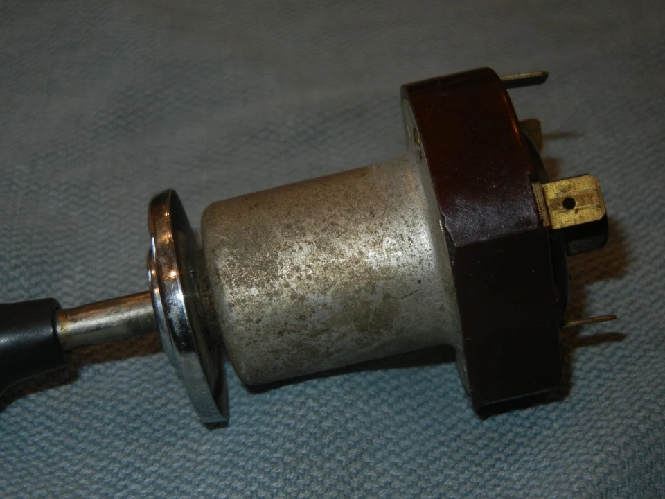 Interruptor de luz Volvo 122 - Imagem 4 de 4