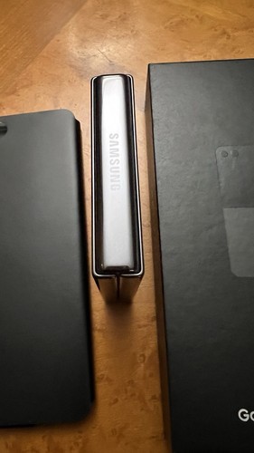 Samsung Galaxy Z Flip5 256GB Graphite TOP Zustand - Bild 5 von 6