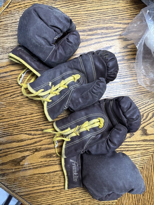 RARE VINTAGE FRANKLIN BG304S Toy Child BOXING GLOVES 8” Long