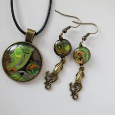 Artistic Green and Gold Jewelry Set