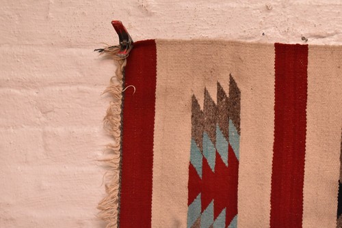Antico tappeto Navajo tessuto indiano nativi americani 38x20 tessuto vintage - Foto 10 di 13
